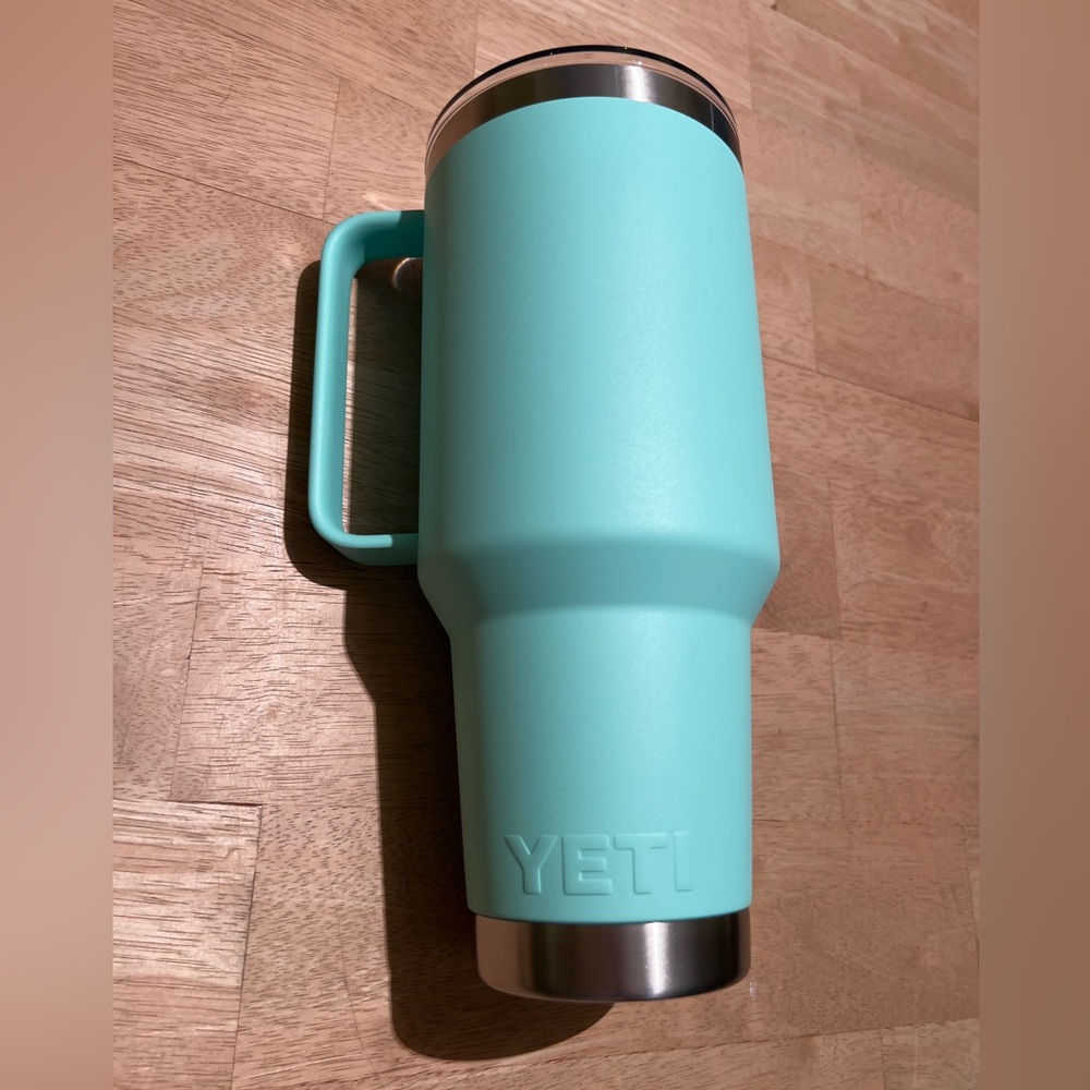 YETI 42 Ounce Rambler Tumbler with Handle and Straw Lid Seafoam